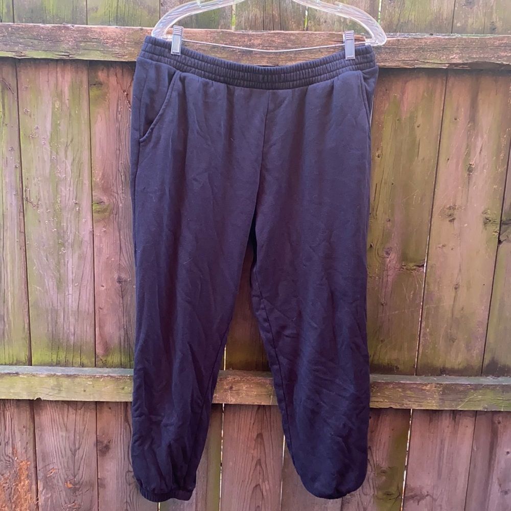 Secret Treasures sweat pants sz. L